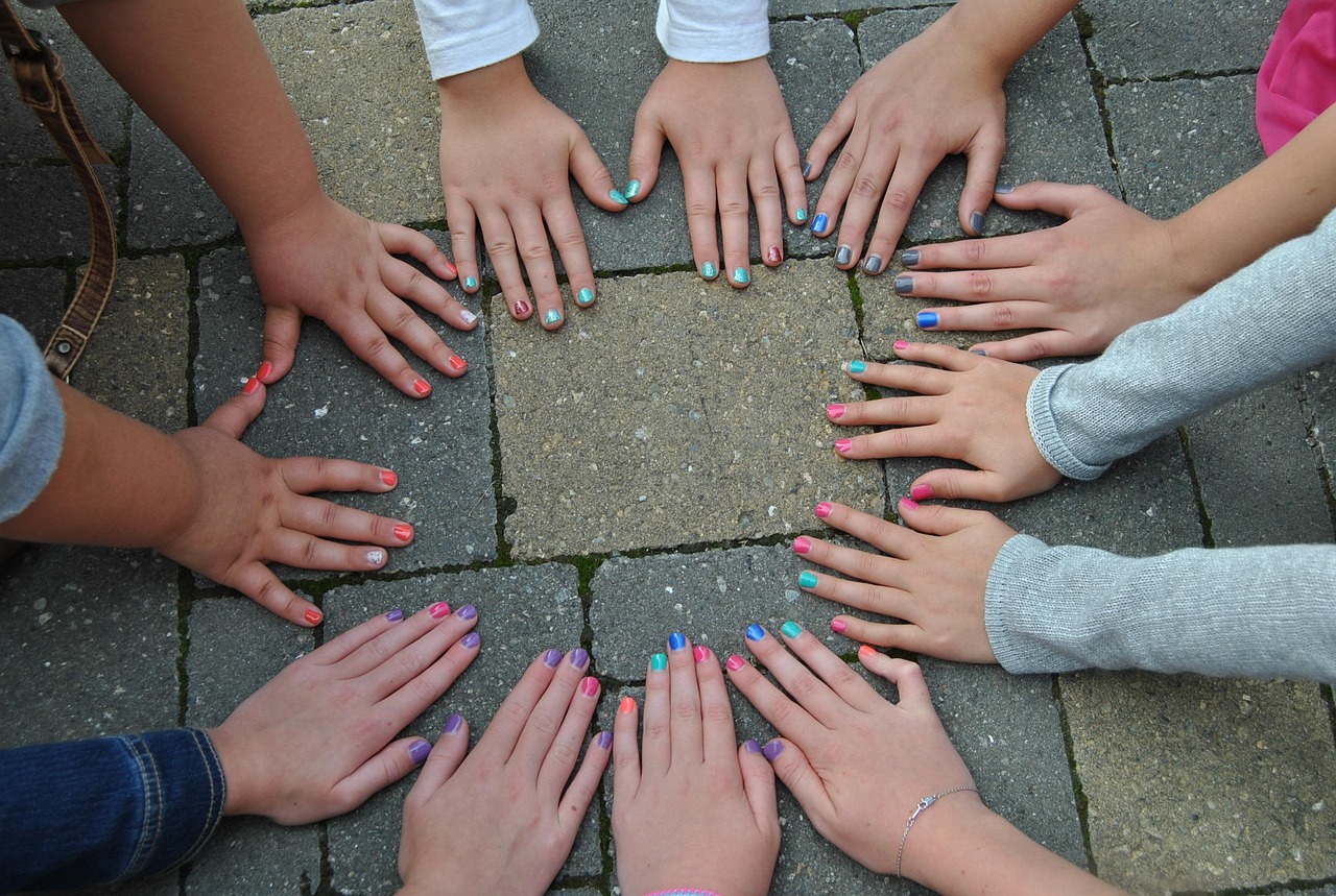 hands-1855560_1280